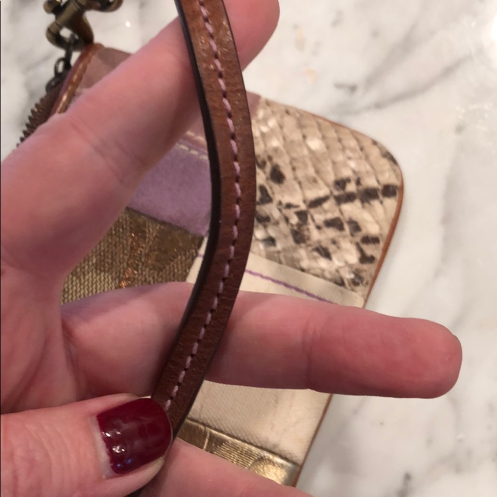 Coach wristlet - Picture 4 of 6
